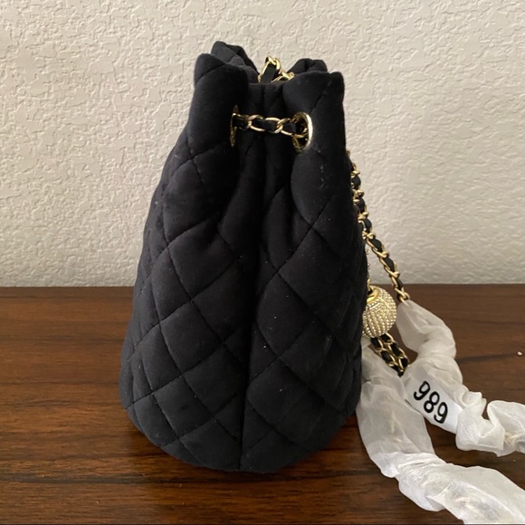 Black Quilted Velour Bling Ball Drawstring Mini Bucket Chain Crossbody Bag | B7 - Picture 4 of 10